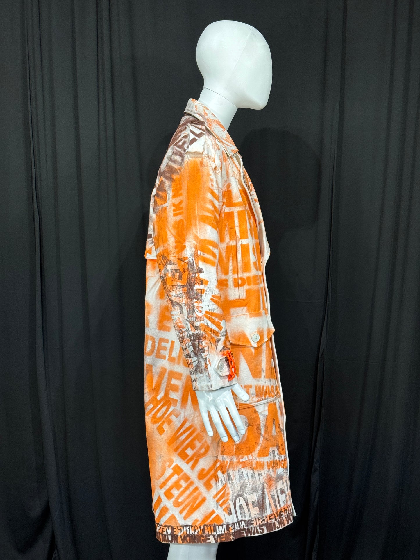 THAT HAPPY INSPECTOR TRENCH COAT