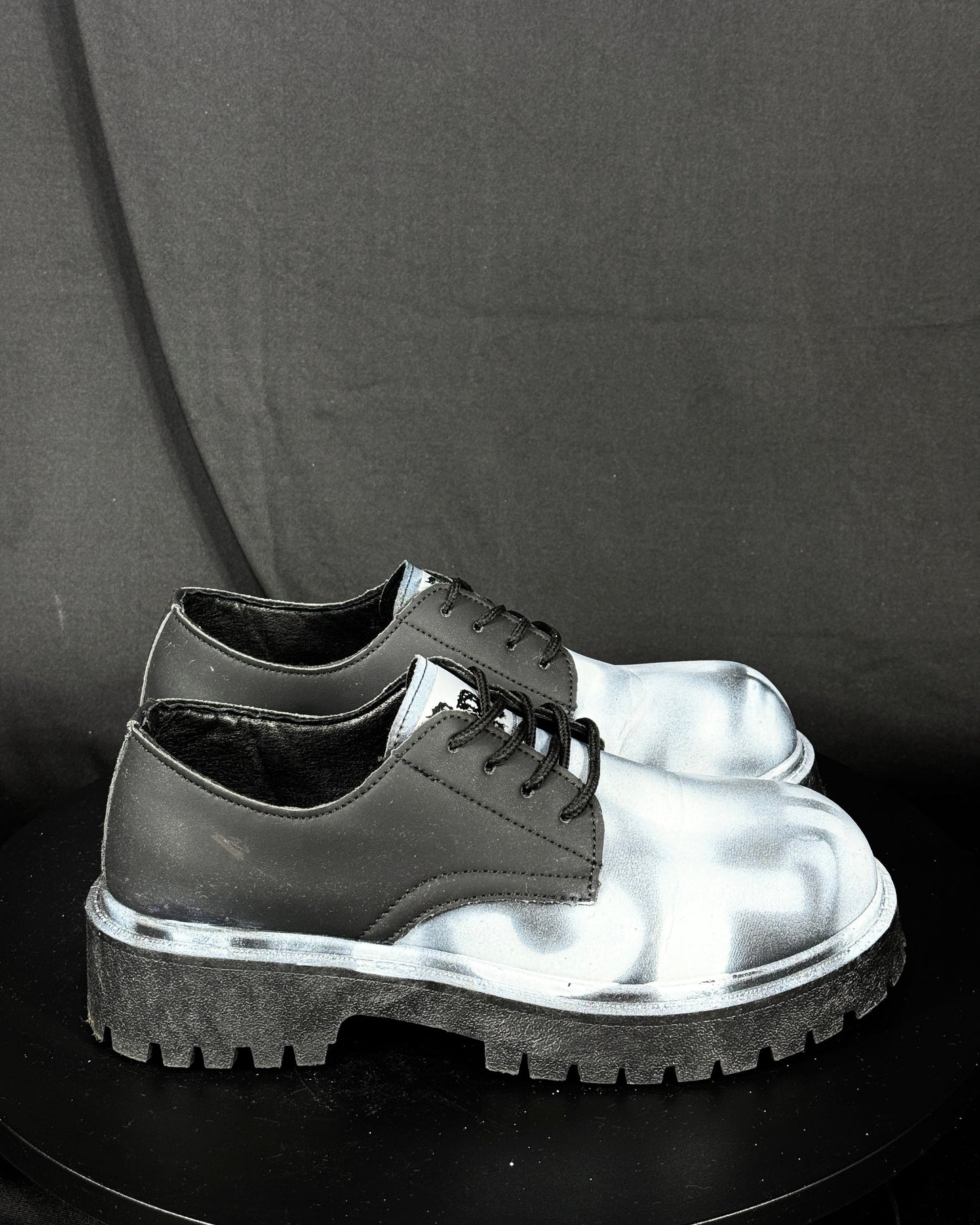 SILVER ECLIPSE DERBIES