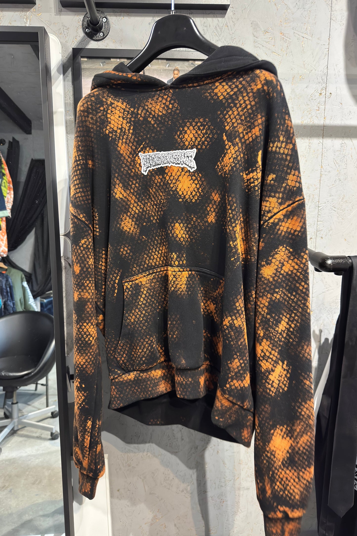 HOODIE SNAKE PATTERN